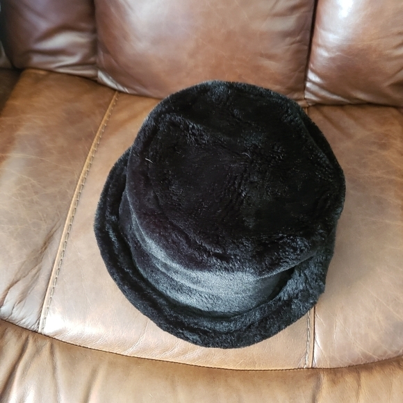 Danier Hat - Picture 6 of 9